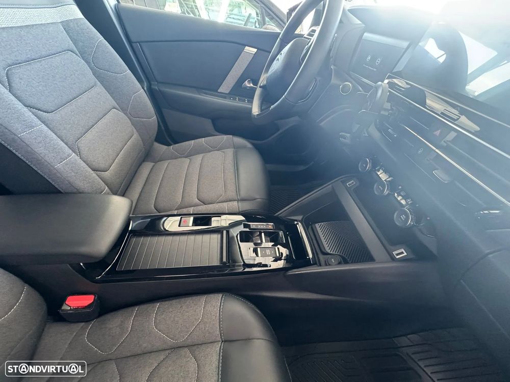 Citroën C4 X 1.2 PureTech Max EAT8 - 7