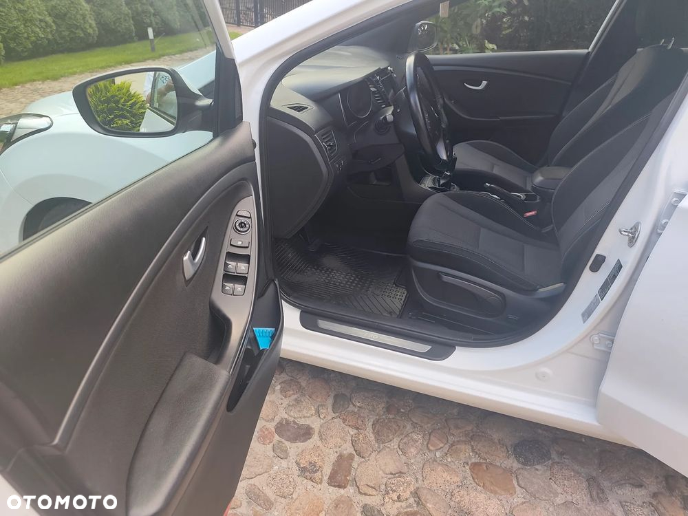 Hyundai i30 1.6 CRDi BlueDrive Go - 14