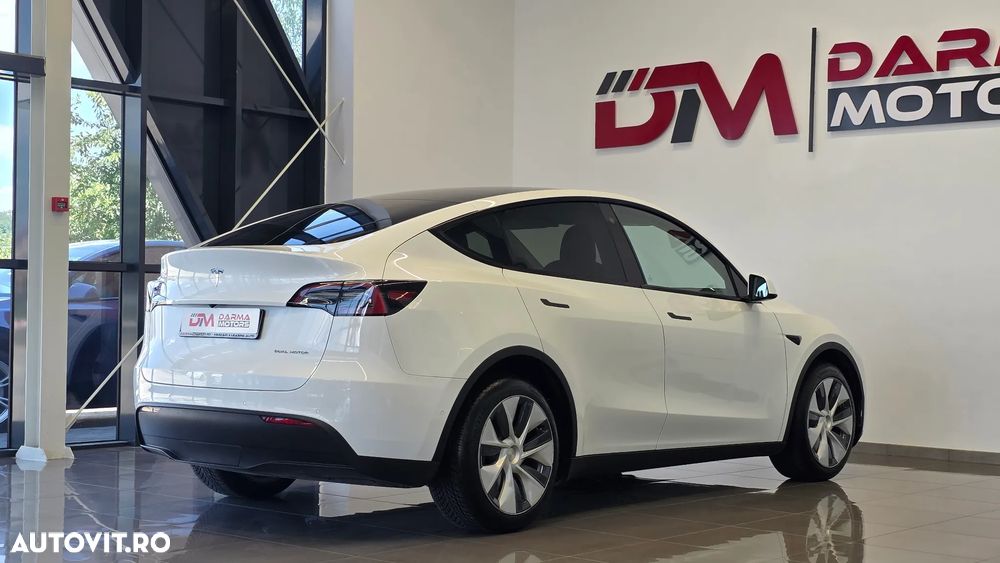 Tesla Model Y Long Range Dual Motor AWD - 4