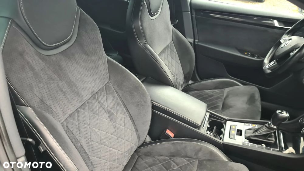 Skoda Superb 2.0 TDI Sportline DSG - 22