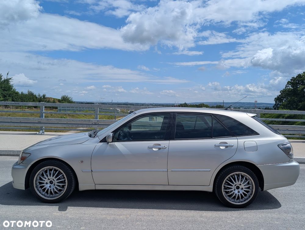 Lexus IS 200 SportCross - 5