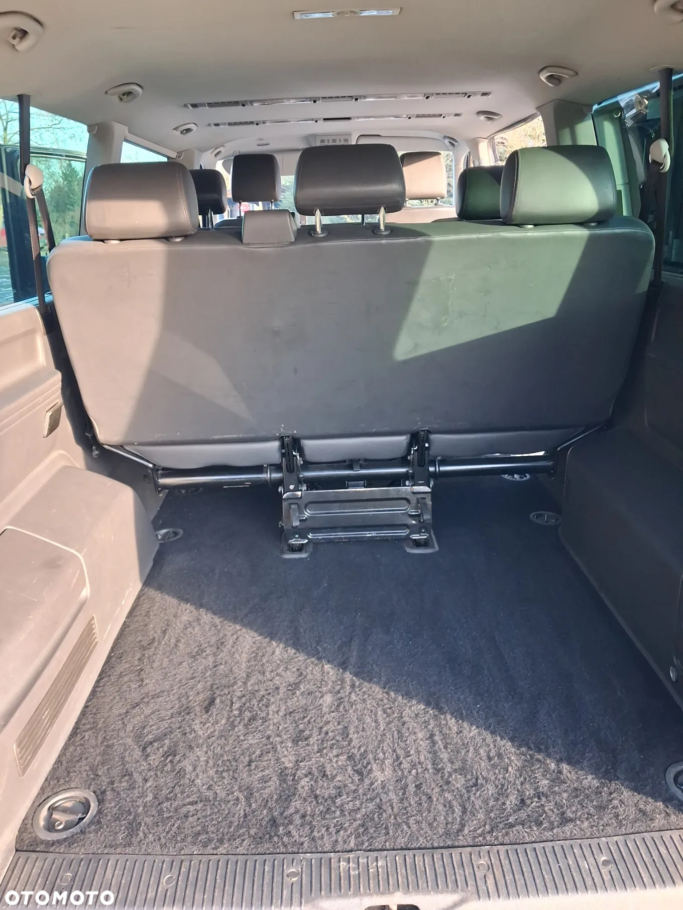 Volkswagen Caravelle - 5