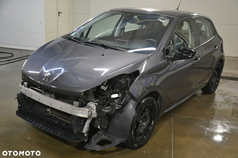 Peugeot 208 - 3