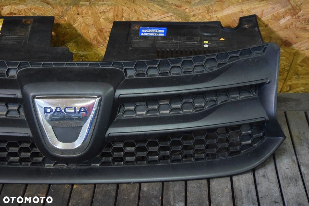 Dacia Sandero II Logan II 12- Grill atrapa chłodnicy logo znaczek ORYGINAŁ 623107634R - 5