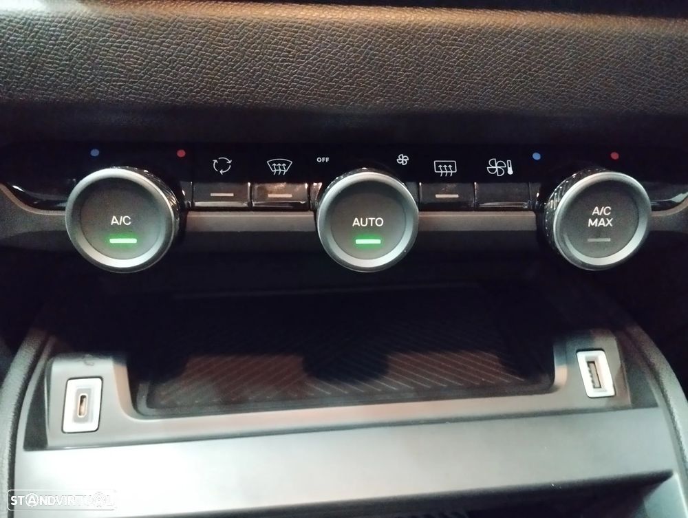 Citroën C4 X 1.2 PureTech Feel Pack EAT8 - 33