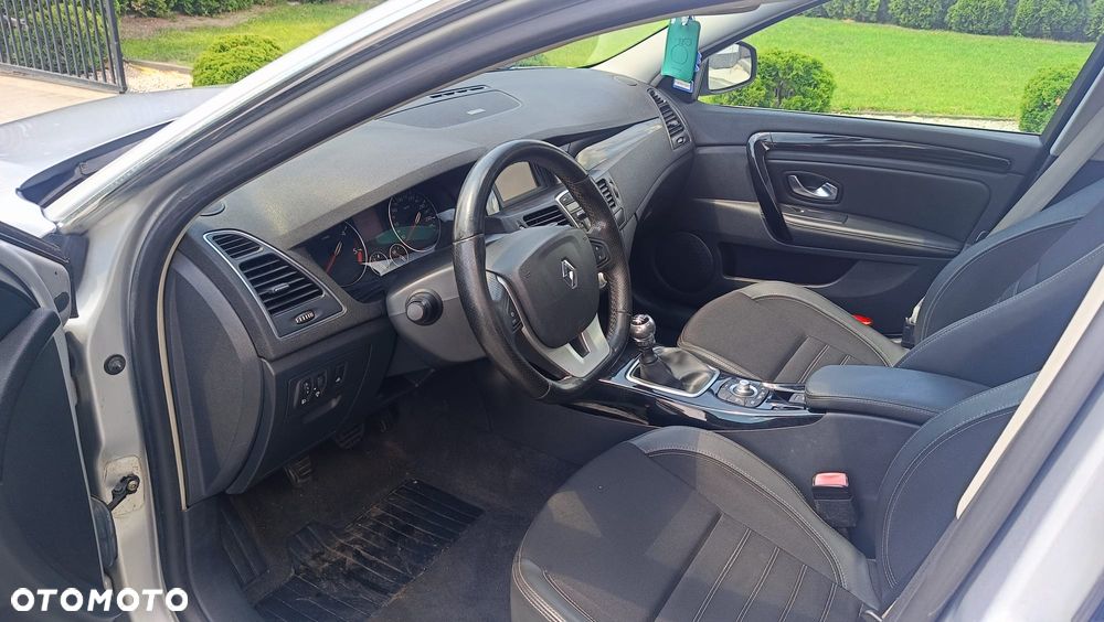 Renault Laguna dCi 110 FAP Bose Edition - 16