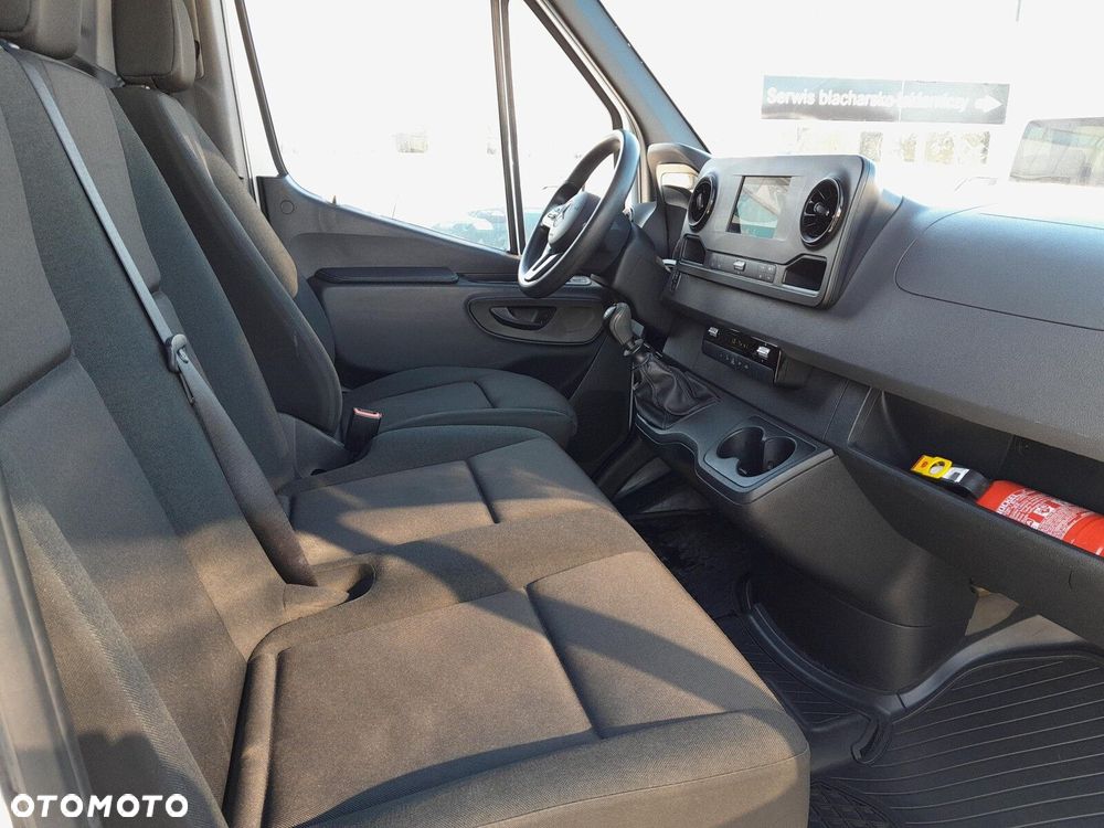 Mercedes-Benz Sprinter - 19