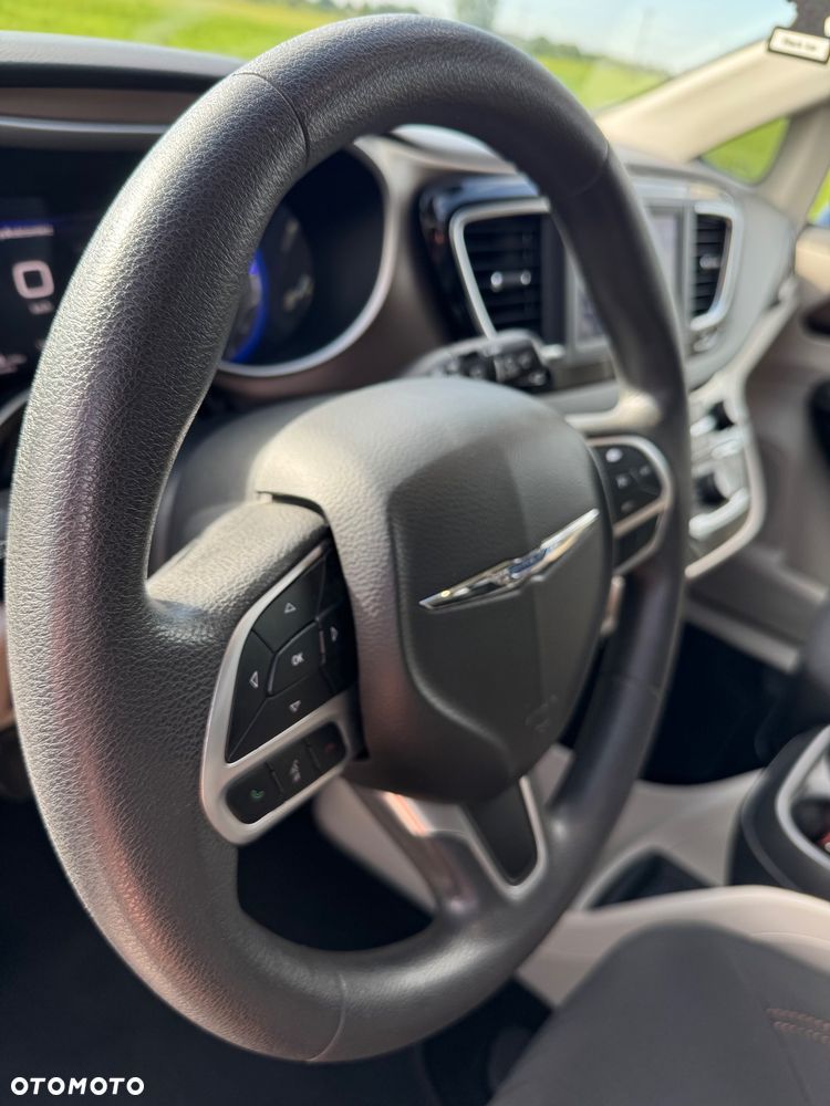 Chrysler Pacifica - 24