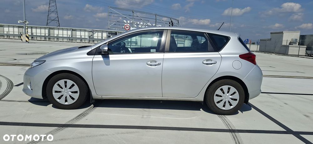 Toyota Auris 2014 photo 2