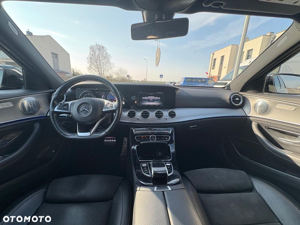 Mercedes-Benz Klasa E 200 4-Matic 9G-TRONIC - 13