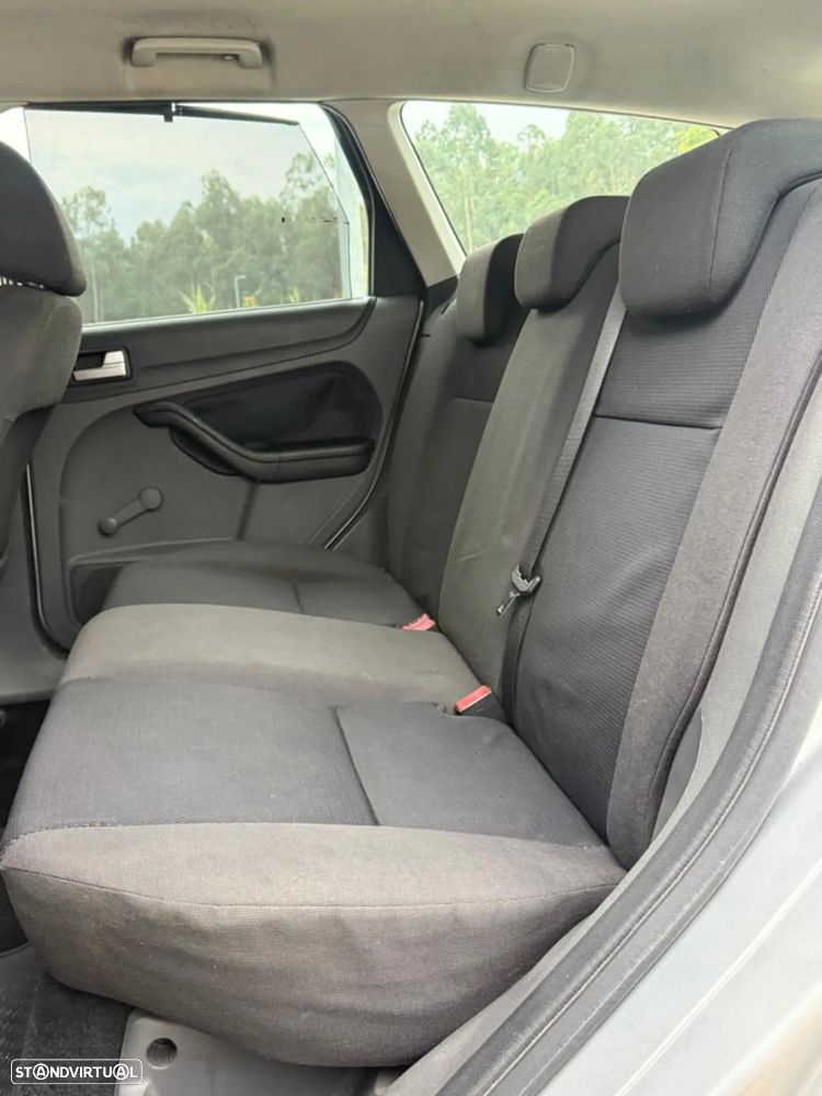 Ford Focus SW 1.6 TDCi S - 11