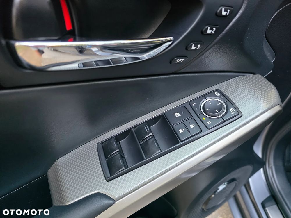 Lexus IS 200t Sport Line - 28