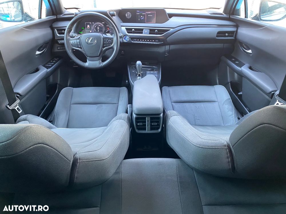 Lexus UX 300e Business - 21