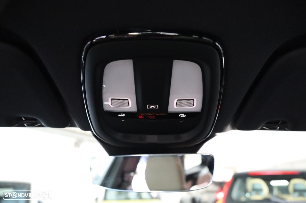 Volvo XC 60 2.0 T6 PHEV Core AWD - 31