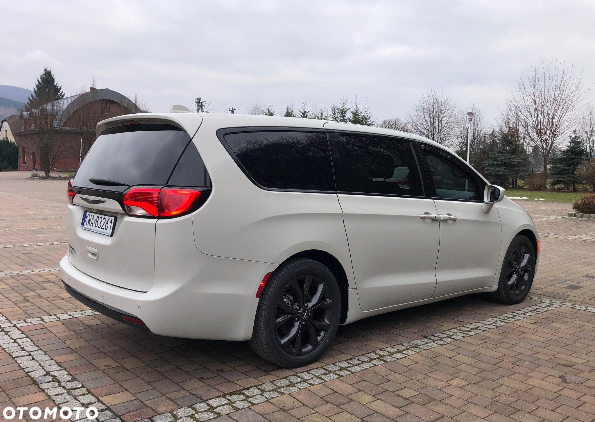 Chrysler Pacifica - 4