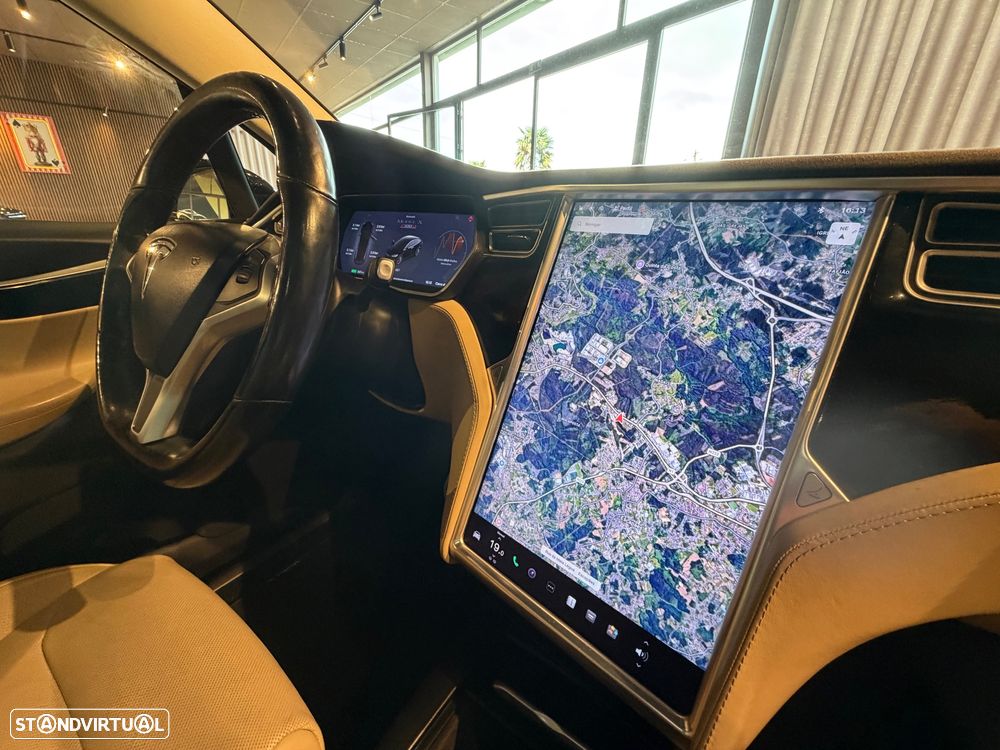 Tesla Model X P100D - 37