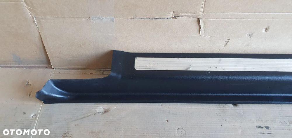 Nakładka listwa osłona progu prawy tył Mercedes R-Klasa W251 A2516800435 - 2