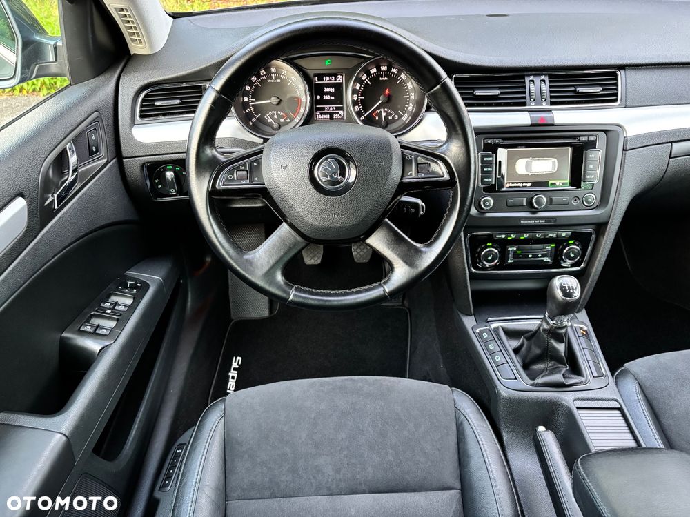 Skoda Superb 1.6 TDI Green tec Exclusive - 25