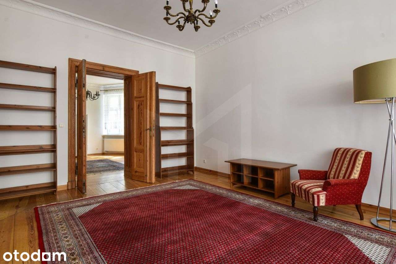Niezależna Kuchnia, 3 Pokoje, Okna Od Dziedzińca