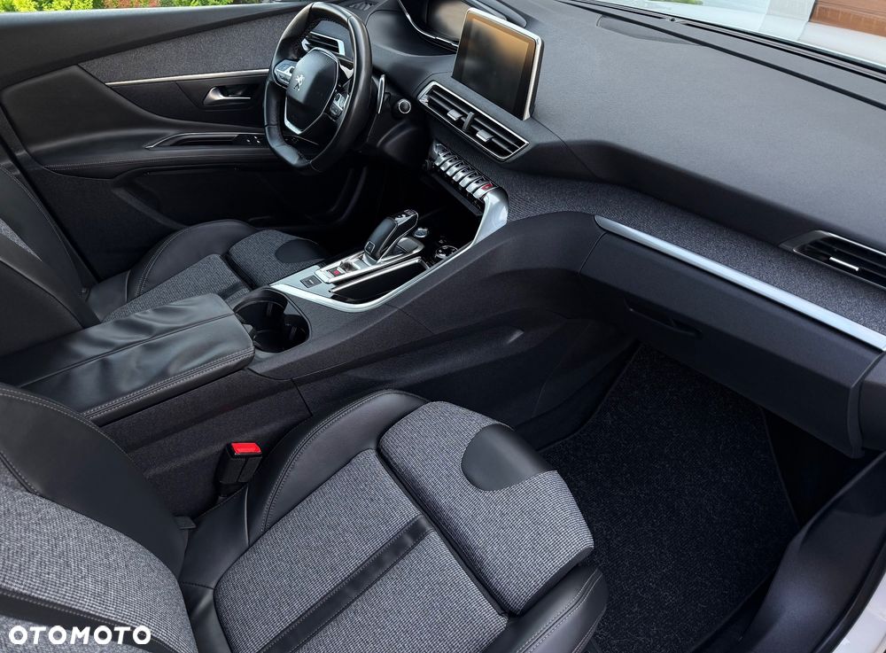 Peugeot 3008 BlueHDi 180 Stop & Start EAT8 Allure - 32
