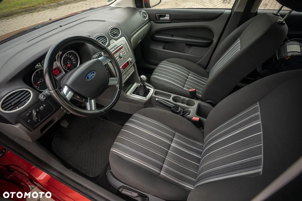 Ford Focus 1.6 16V Style+ - 5