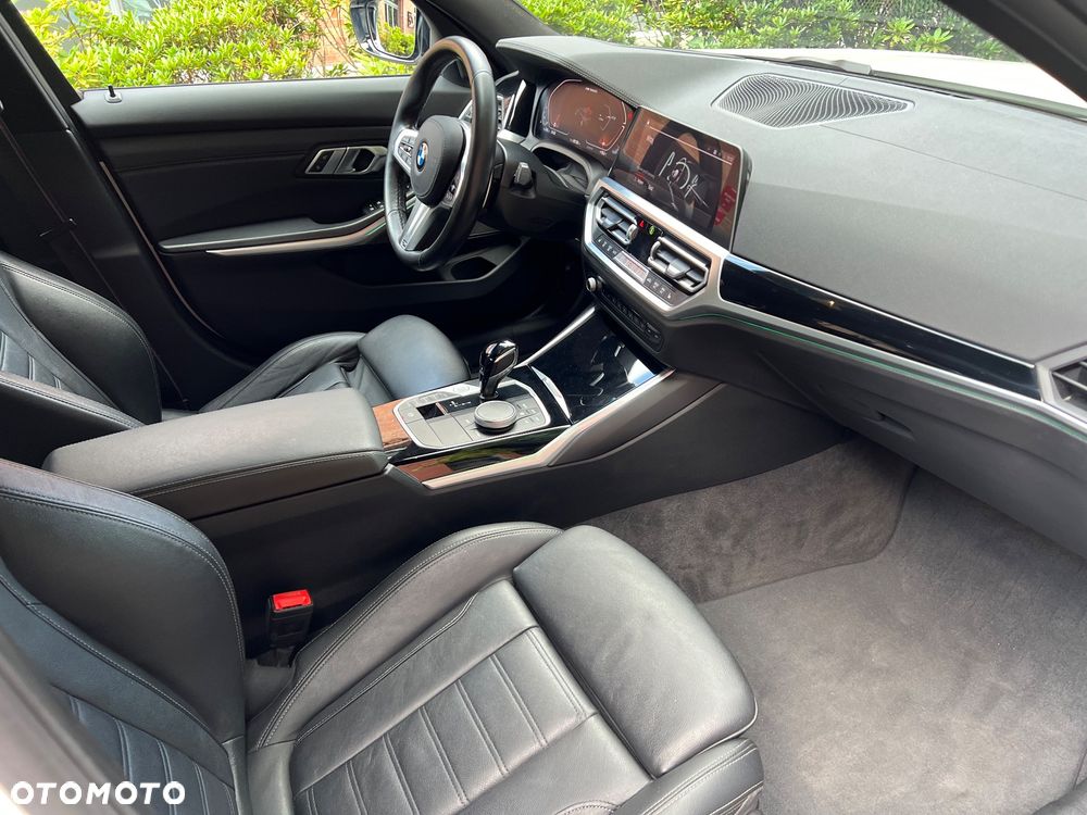 BMW Seria 3 M340i xDrive - 10