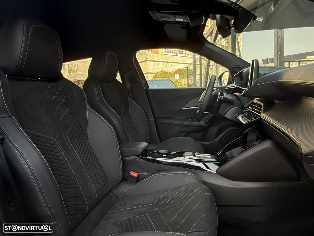 Peugeot 2008 1.2 PureTech GT EAT8 - 42