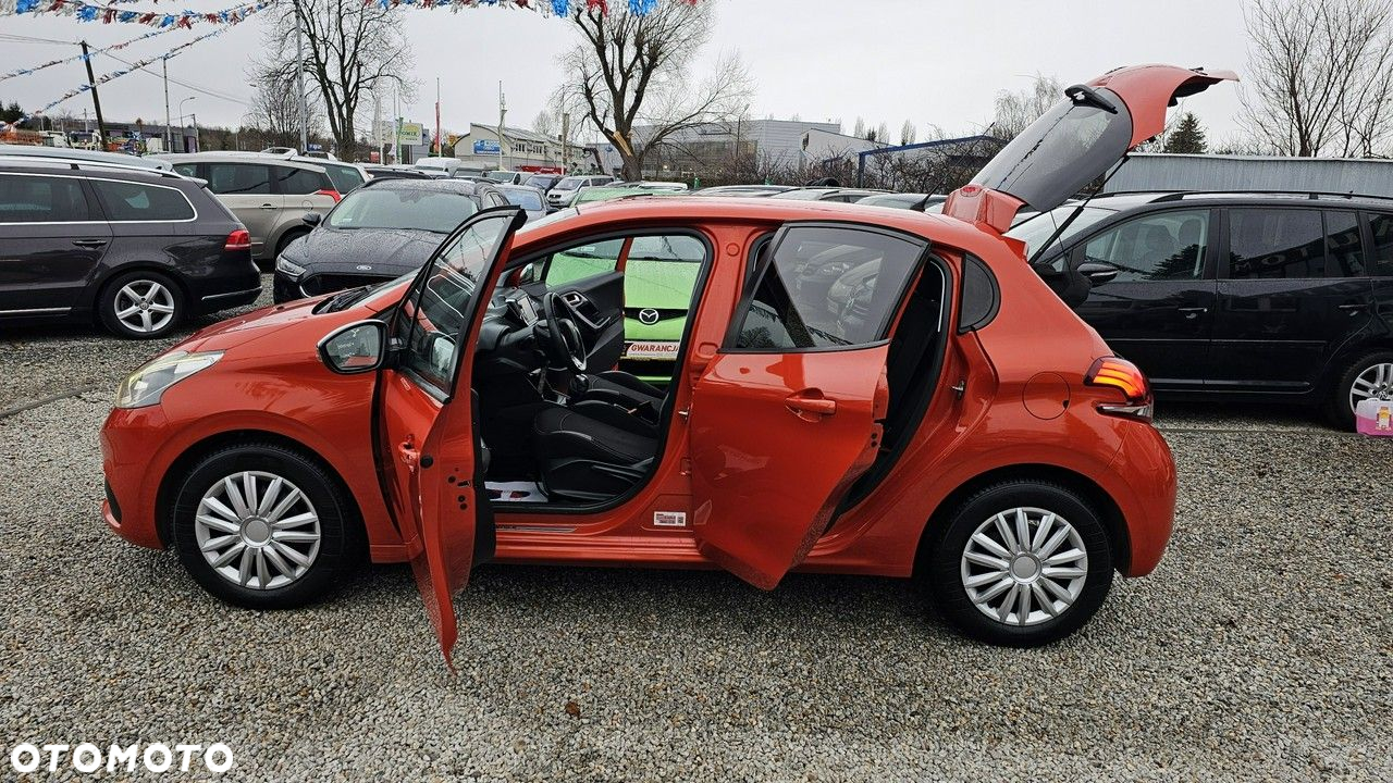 Peugeot 208 - 14