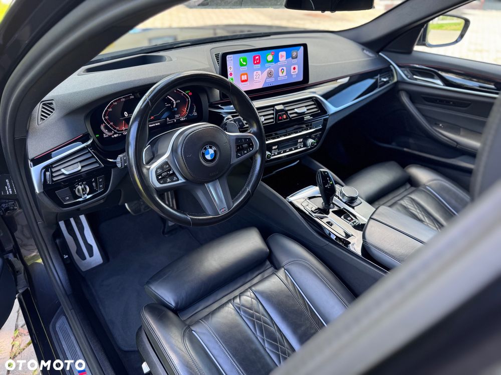 BMW Seria 5 540d xDrive Touring M Sport Edition - 23