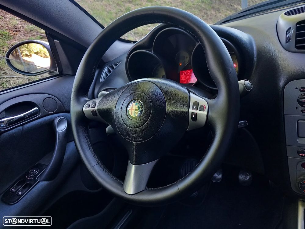 Alfa Romeo GT 1.8 TS - 12
