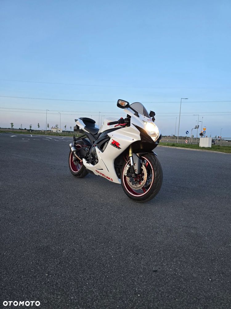 Suzuki GSX-R - 10