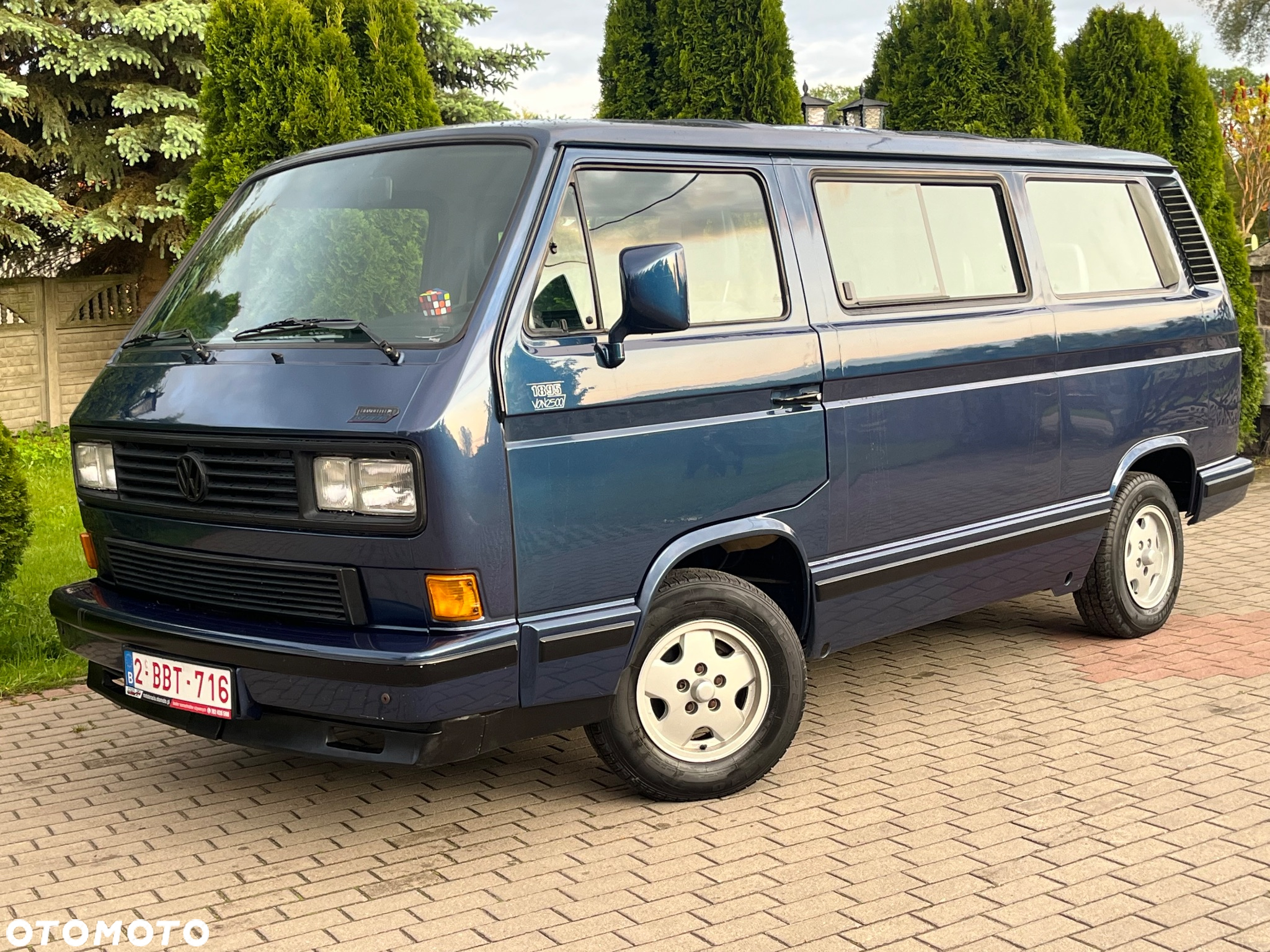 Volkswagen Multivan - 2