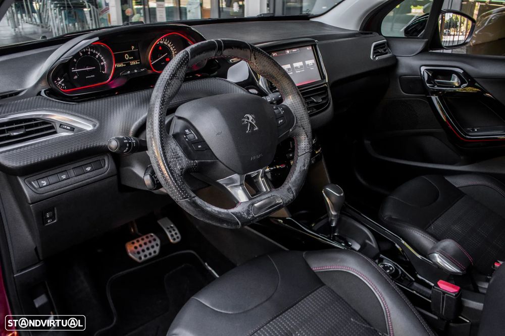 Peugeot 2008 1.2 PureTech GT Line EAT6 - 23