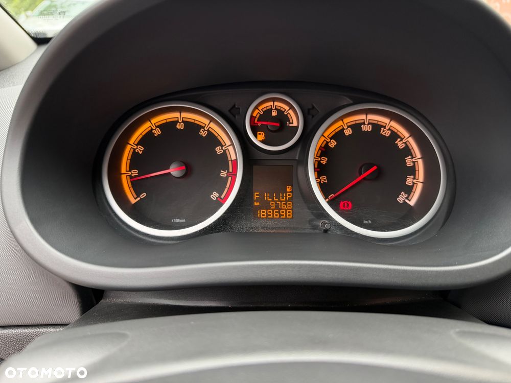 Opel Corsa 1.4 16V Innovation - 22