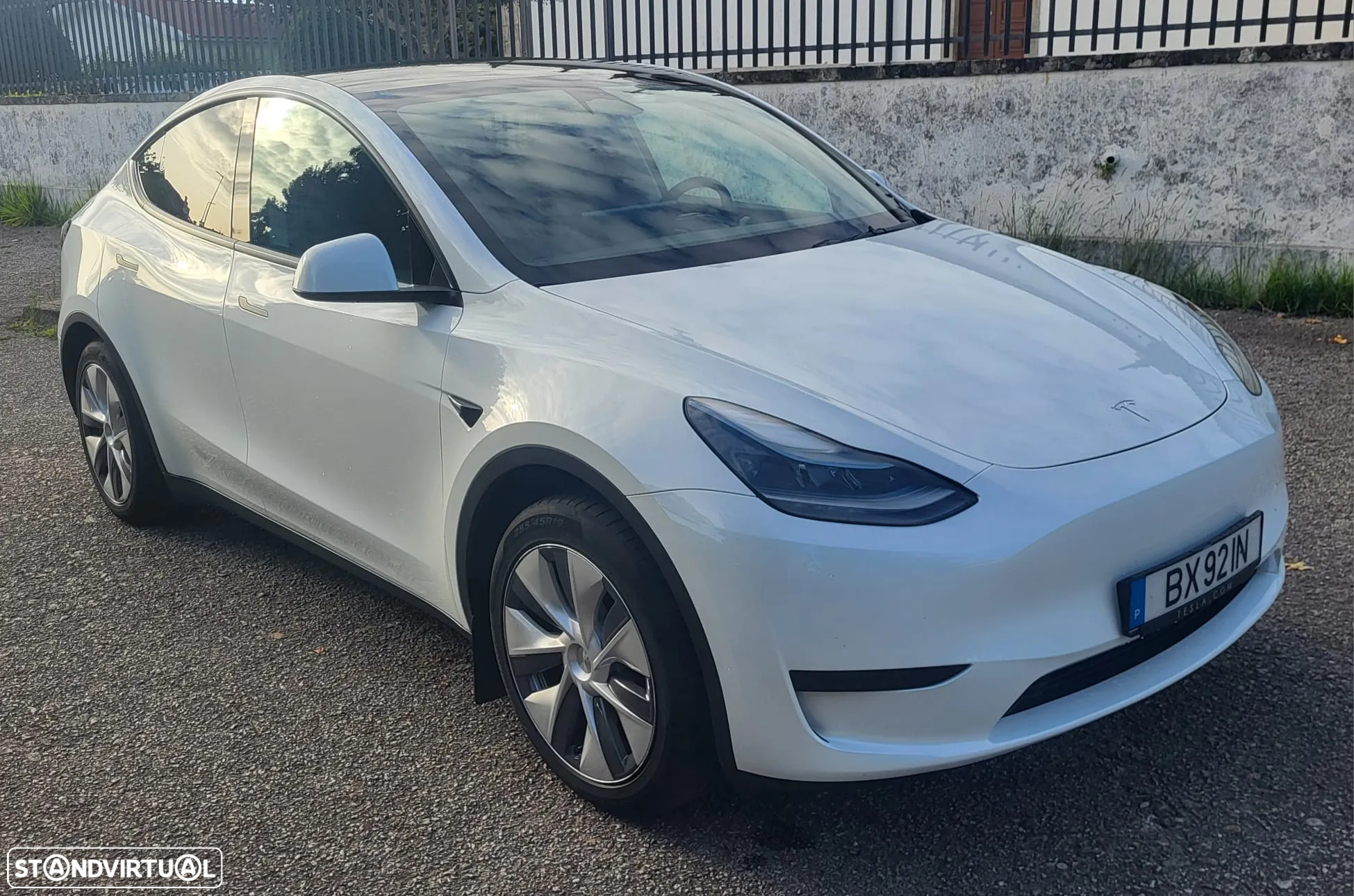 Tesla Model Y RWD - 4