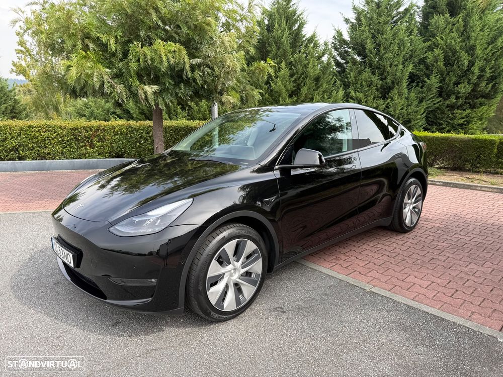 Tesla Model Y - 2