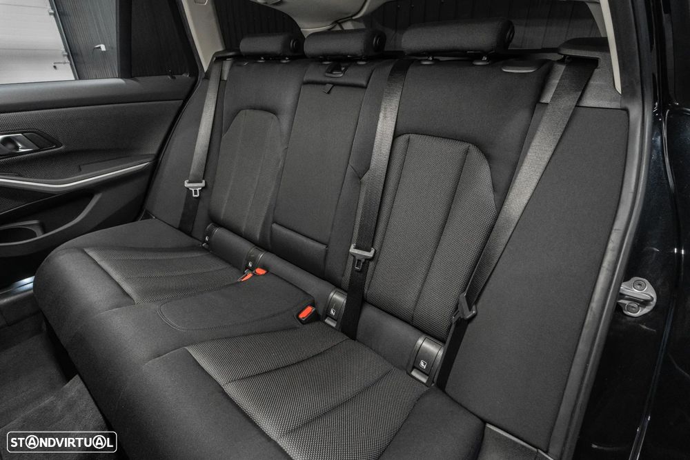 BMW 318 d Aut. Sport Line - 28