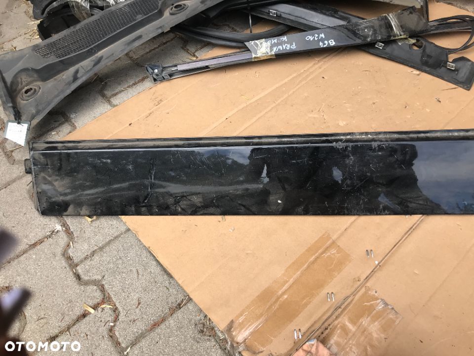 MASKOWNICA SZYBY DRZWI PRAWY VW T5 7H1843796C - 2