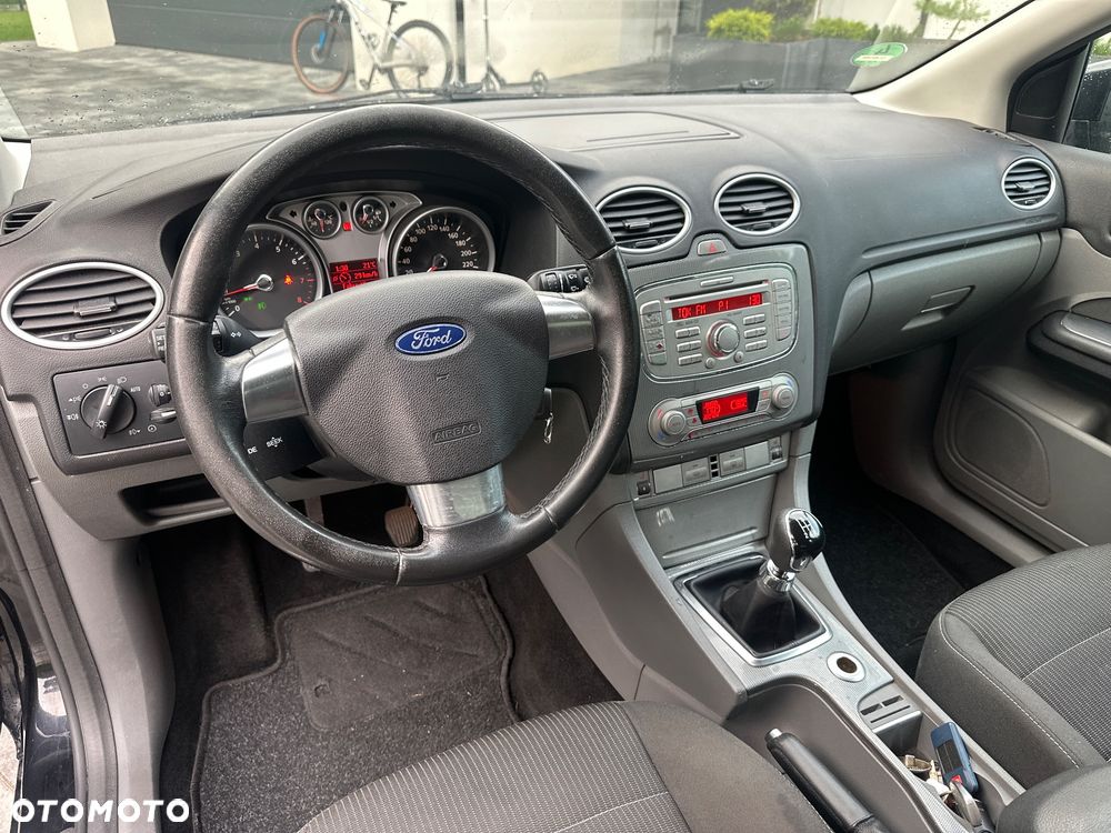 Ford Focus 2.0 16V Titanium - 18