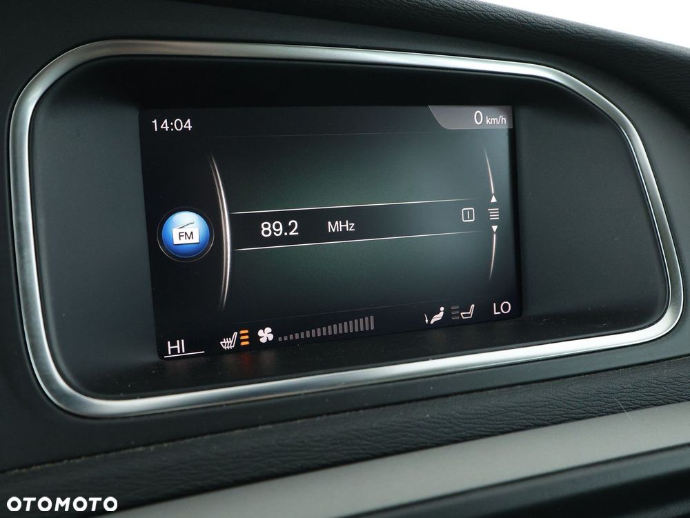 Volvo V40 Cross Country - 16