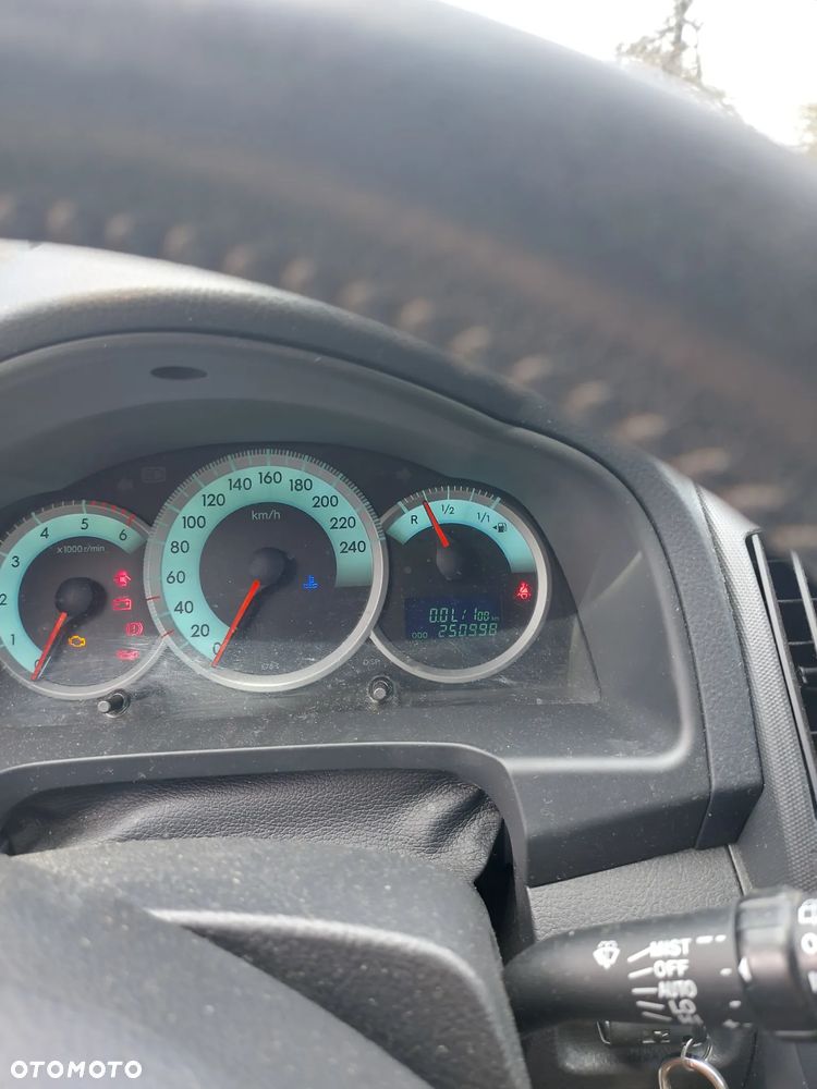 Toyota Corolla Verso 2.2 D-4D Prestige - 6