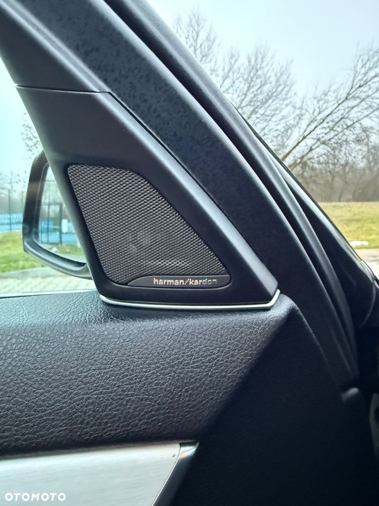 BMW Seria 5 525d Luxury Line - 35