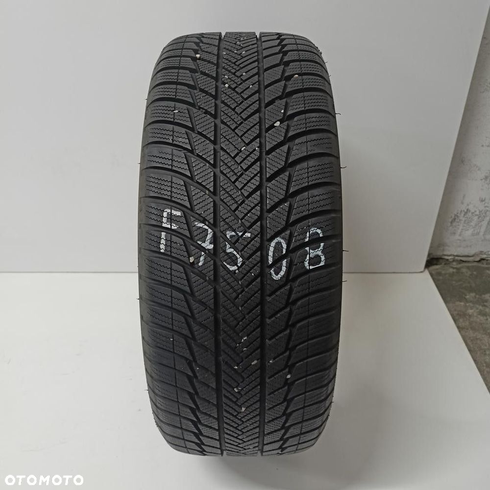 Opona 235/50/19 Bridgestone LM001 (F7508)