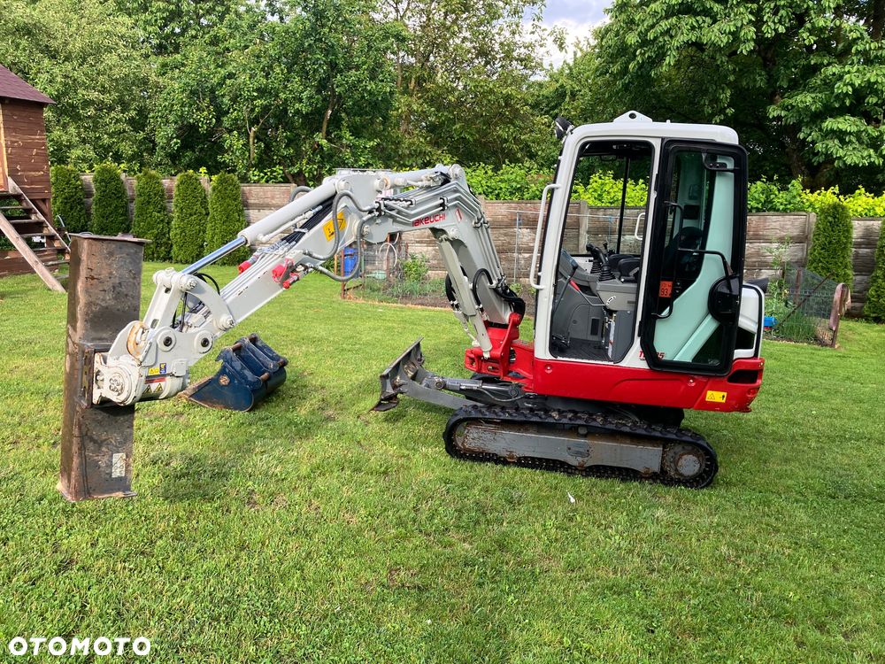 Takeuchi TB225 - 12