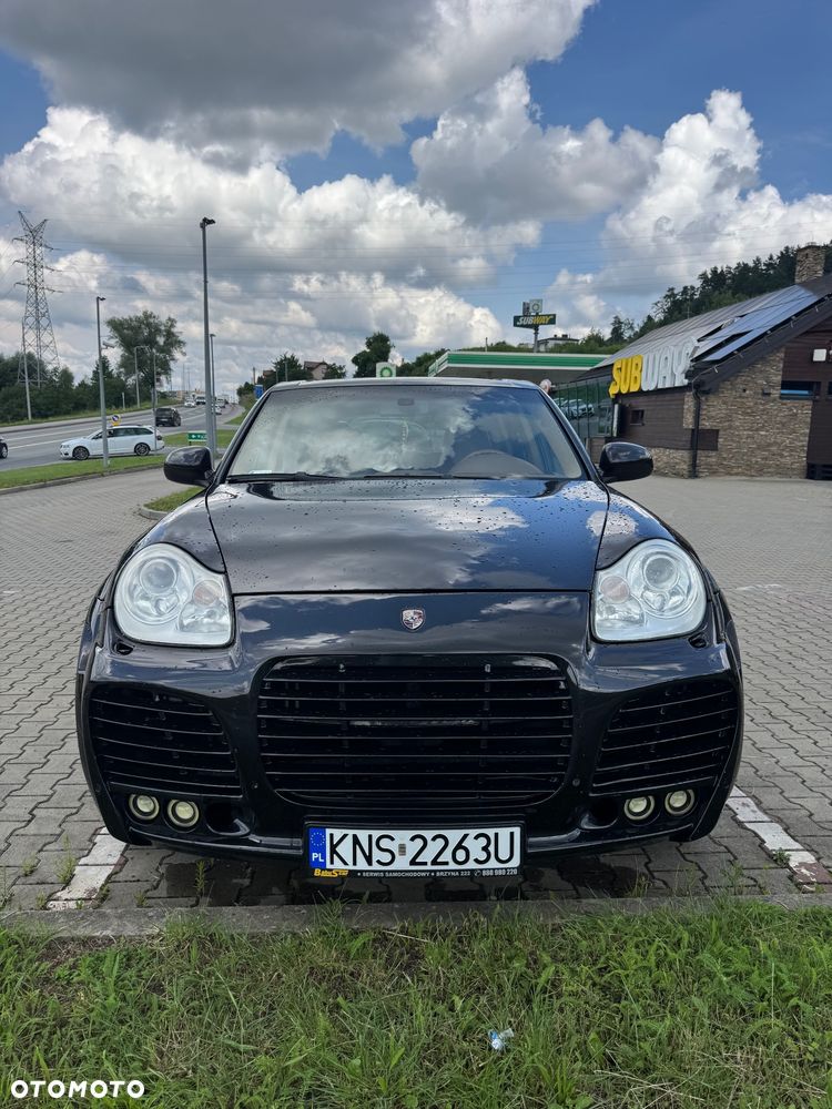 Porsche Cayenne - 1