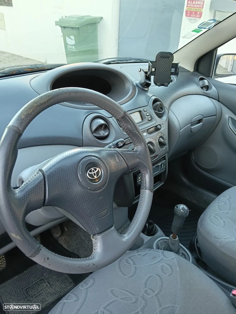 Toyota Yaris - 8