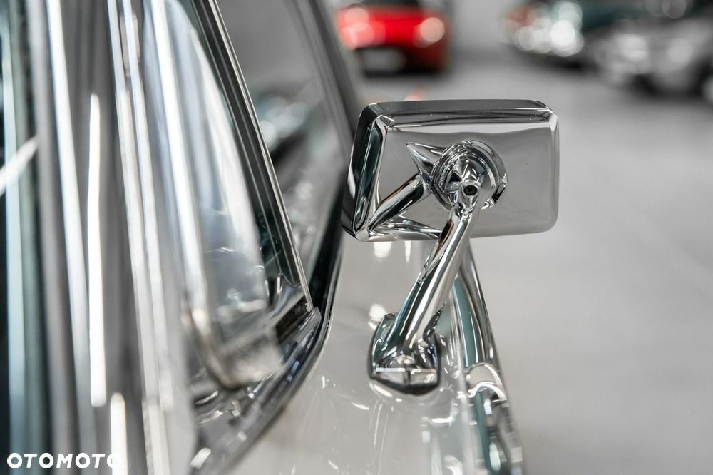 Ford Thunderbird - 18