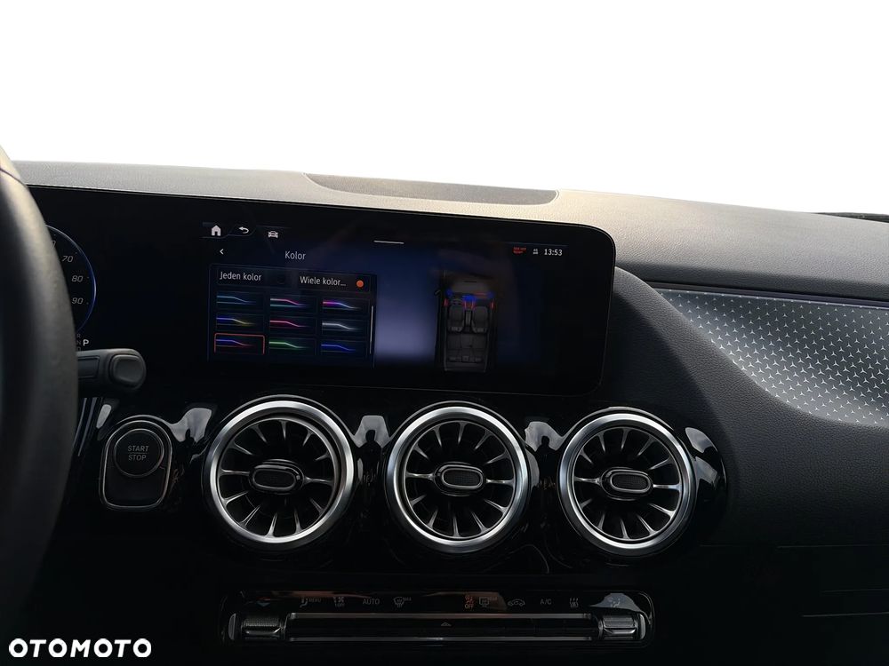 Mercedes-Benz EQA 300 66.5kWh 4-Matic AMG Line - 22