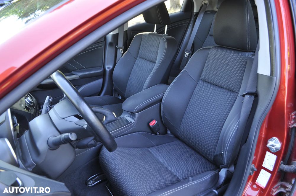 Honda Civic 1.8 i-VTEC MT Elegance - 13