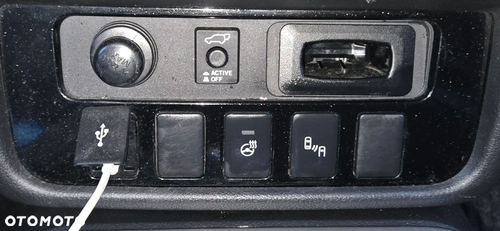 Mitsubishi Outlander - 14